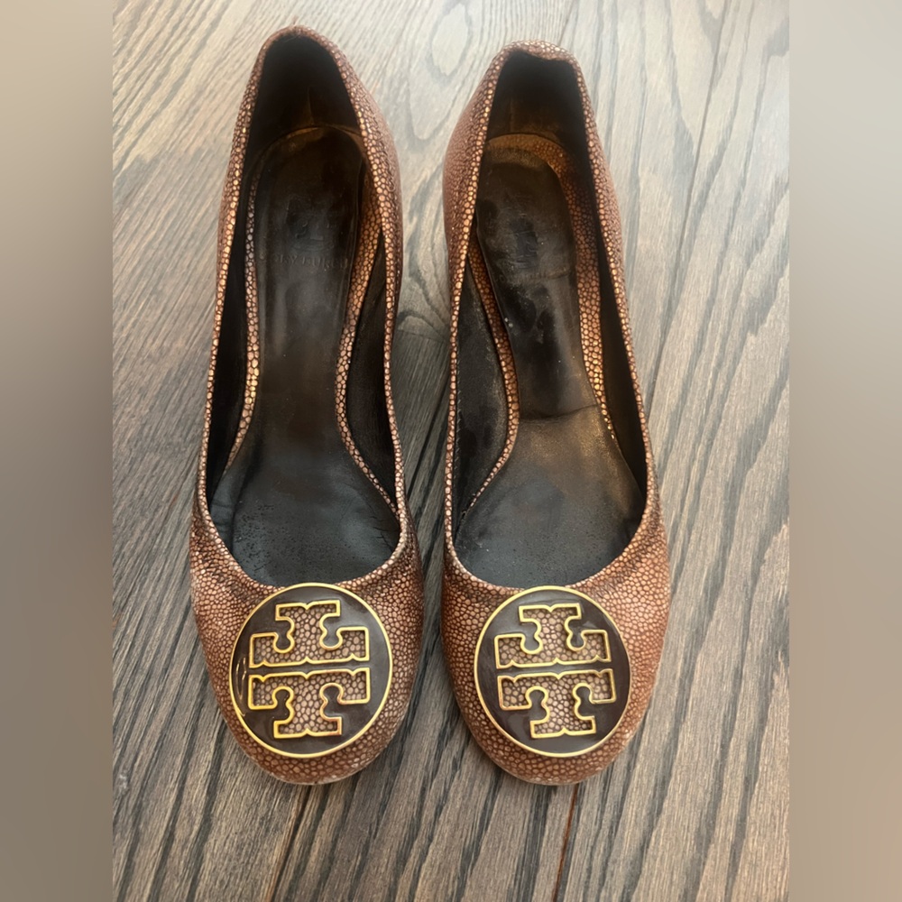 Tory Burch - size 6 - low heeled shoes